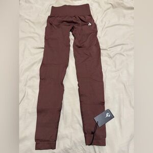 NWT RYDERWEAR SCRUNCH BUM LEGGINGS